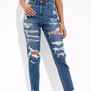 🌻 AE Stretch Ripped Mom Jeans 🌻